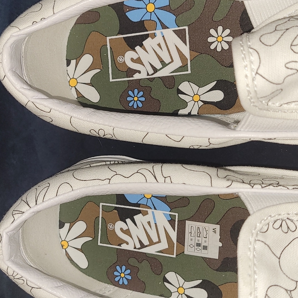 New Vans Classic slip-ons "U PAINT" sizes 10.5,11 and 11.5 - Picture 2 of 6